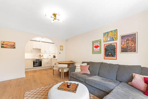 London, SE15 - property photo