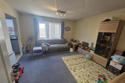 Alverley Road, Daimler Green, Coventry photo 4