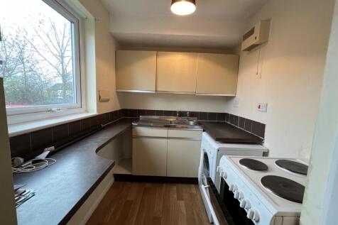 Stonefield Close, Eastleaze, Swindon, SN5 photo 4