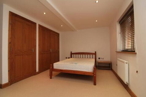 Bedroom 1.JPG