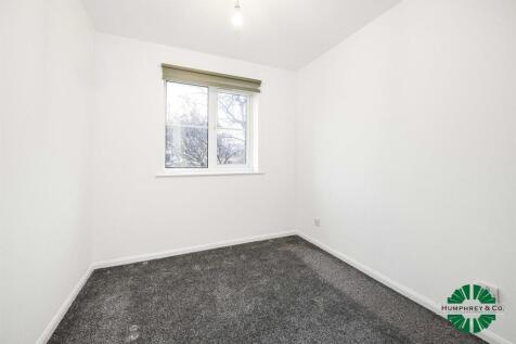 13 Beaufort Close -012-2000.jpg