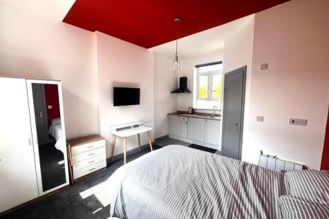 Studio flat on Uttoxeter New Road, Derby, £795/mo