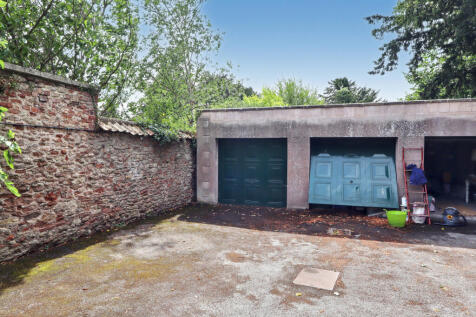 Garage with power and light