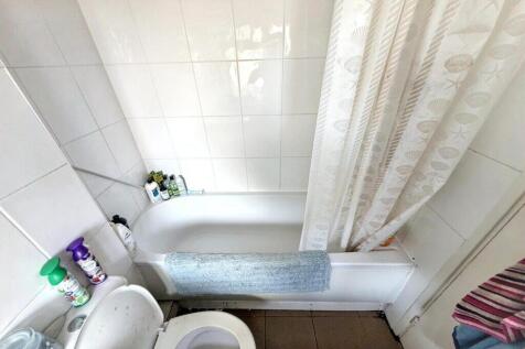 Wasley Road - Bathroom Overview