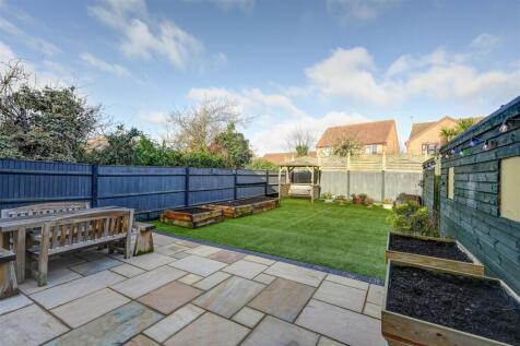 Rear Garden 1.jpg