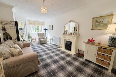new living room 2.jpg