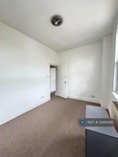 Ribblesdale Road, London, N8 photo 2