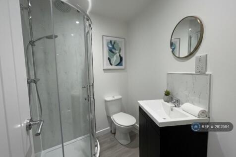 Room 2 Ensuite