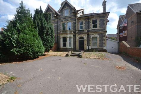 8-bed semi-detached on London Road, Reading, £6,360/mo