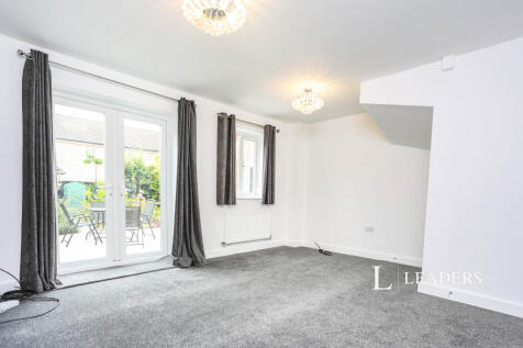 Sandown Drive, Bourne, Lincolnshire, PE10 photo 3