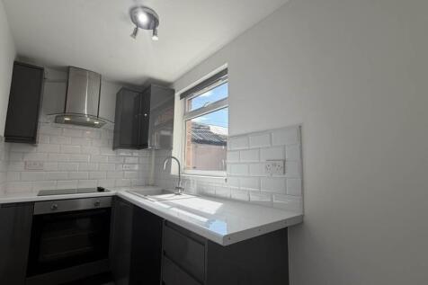 Sandringham Road, Crook photo 3