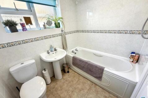 Canterbury Way, Wideopen, Newcastle upon Tyne, Tyne and Wear, NE13 6JN photo 5