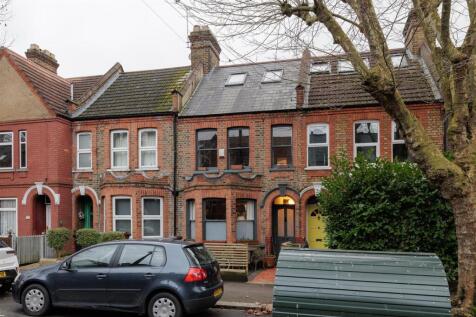 Lloyd Road, E17