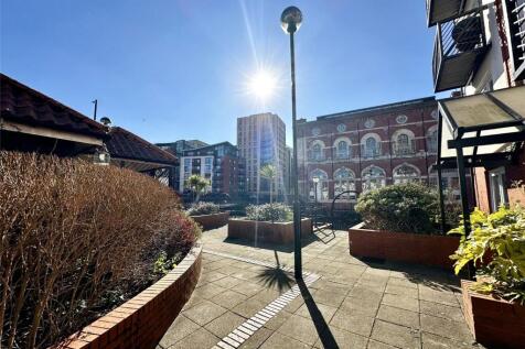 City Centre, Ferrymans Court, BS2 photo 4