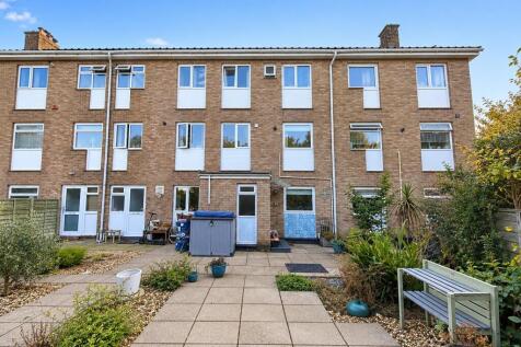 2 Bedroom Maisonette for Sale