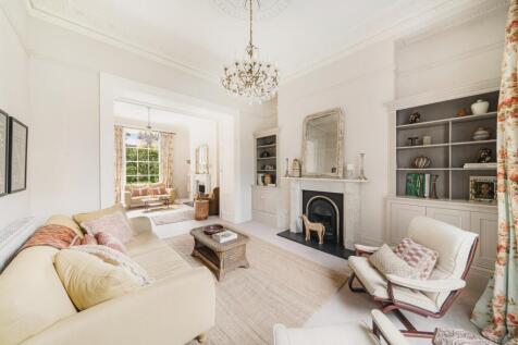Full depth reception rooms
