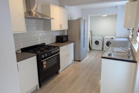 4 Bed - Woodcroft Road, Wavertree, L15 photo 3