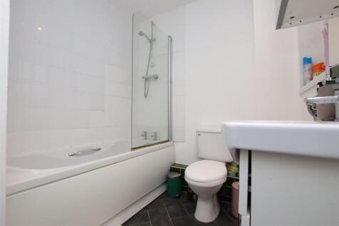 Bathroom.JPG