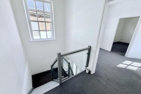 Office to rent Image 9
