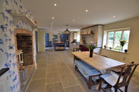 College Farm House - Kitchen 1.jpg