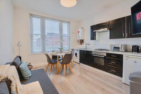 Bright &amp; Stylish One-Bedroom Apartment | Prime Ki