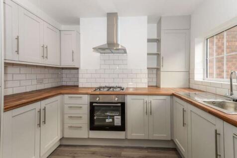 4-bed terraced on four bedroom Student house - Claremont Road, L15- Student Property 27/28, £607/mo