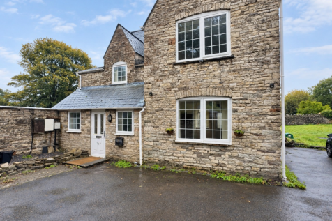 3-bed semi-detached on Temple Cloud, Bristol, £1,400/mo