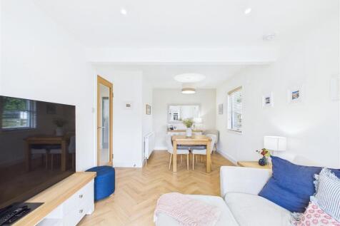 Sitting Room &amp; Dining Area