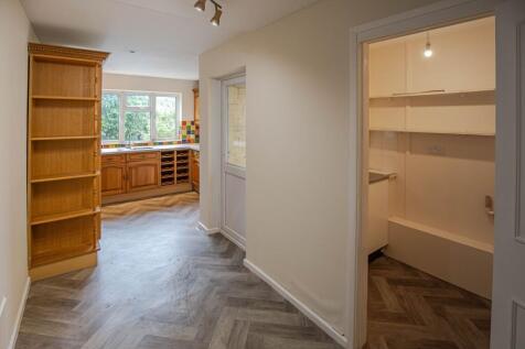 Barley Close, Malmesbury, SN16 photo 4