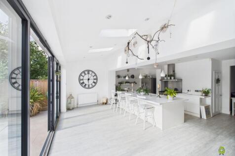 Presented by Clinton at EweMove Bexleyheath and Da