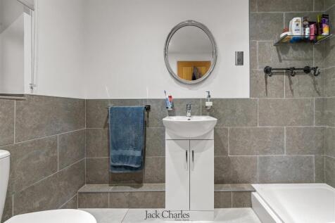 Curtis Stables 7.jpg