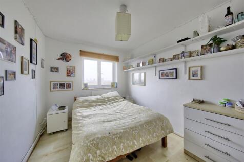 Bedroom 1.jpg