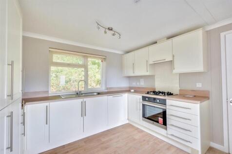 Kitchen_2.jpeg