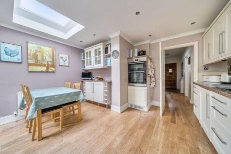 Kitchen diner angle 2