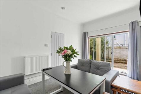 Eton Place, Plymouth photo 3