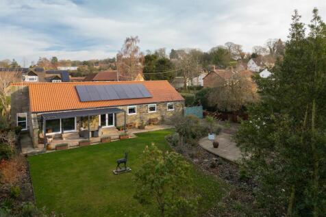 House &amp; Rear Garden