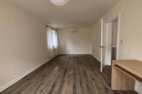 Lowes Wong, Southwell photo 3