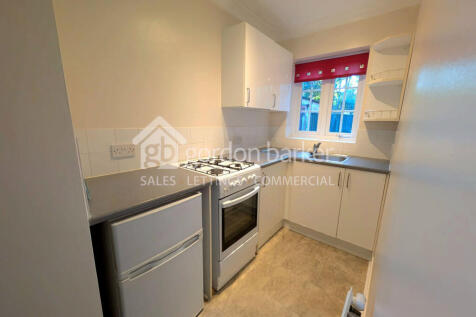 Alder Crescent, Poole, Dorset, BH12 photo 3
