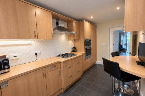 2-bed flat on York road, Tunbridge Wells, £1,700/mo