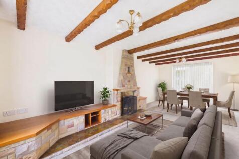Lounge/Dining Room (Virtually Furnished)