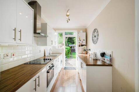 37 Knebworth Avenue-20.jpg