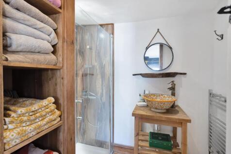 En Suite Shower room