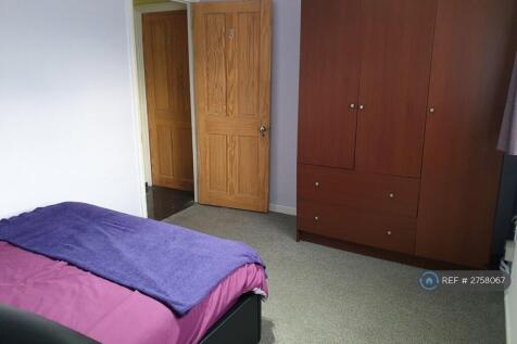 Triple Wardrobe With 2 Deep Drawers