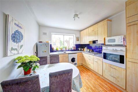 Kitchen / Dining