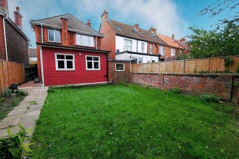 rear Garden 2 edit.jpg
