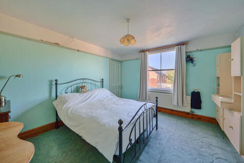 1359943-3-68dc022...