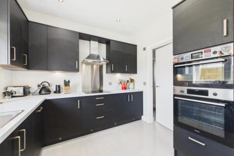 CAM03481G0-PR0111-STILL019