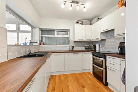 Kitchen_1.jpeg