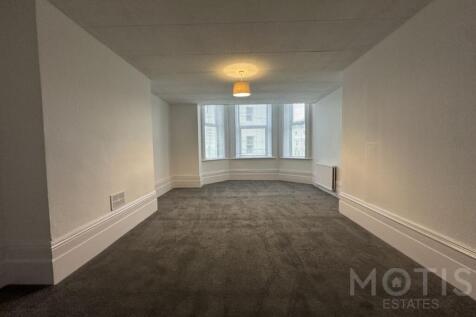 Augusta Gardens, Folkestone, CT20 photo 3