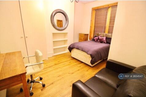 Huge Ensuite Bedrooms With Huge Smarts